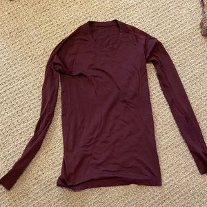 Size 8 lululemon swiftly tech long sleeve tee in crimson